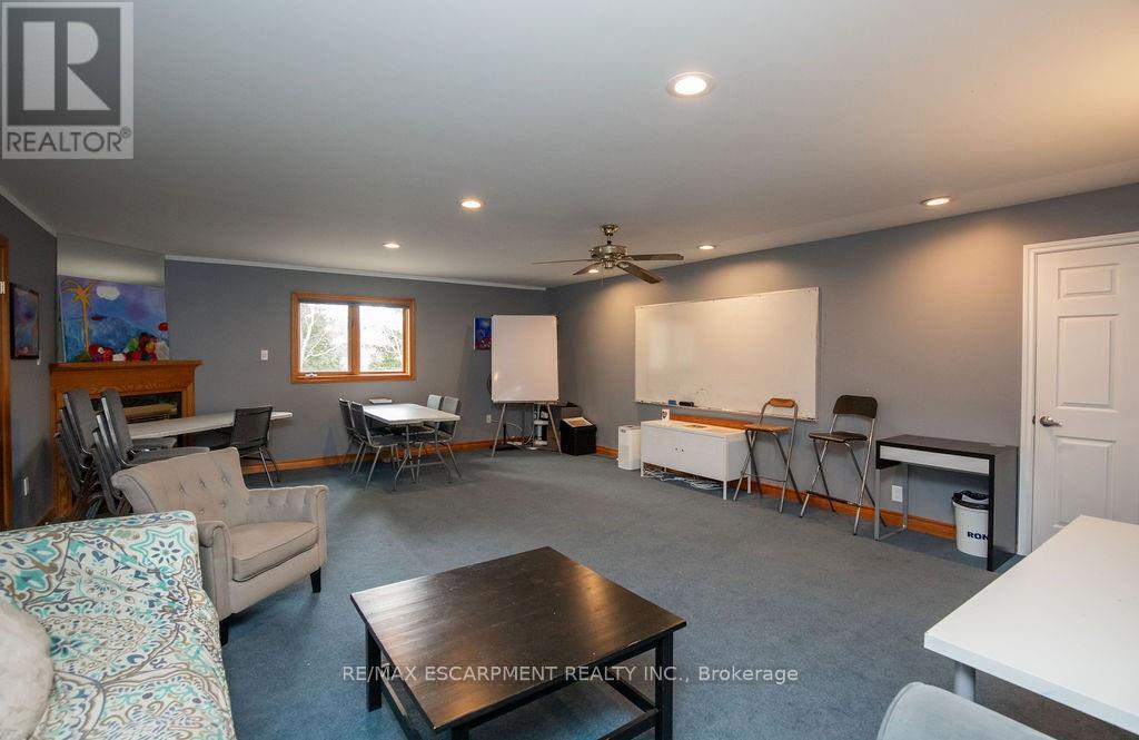 144 Wilson Street E, Hamilton, Ontario  L9G 2B7 - Photo 17 - X12423772