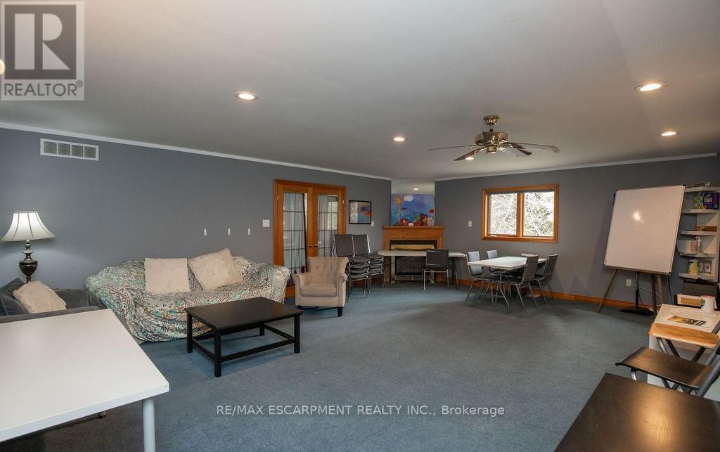 144 Wilson Street E, Hamilton, Ontario  L9G 2B7 - Photo 18 - X12423772