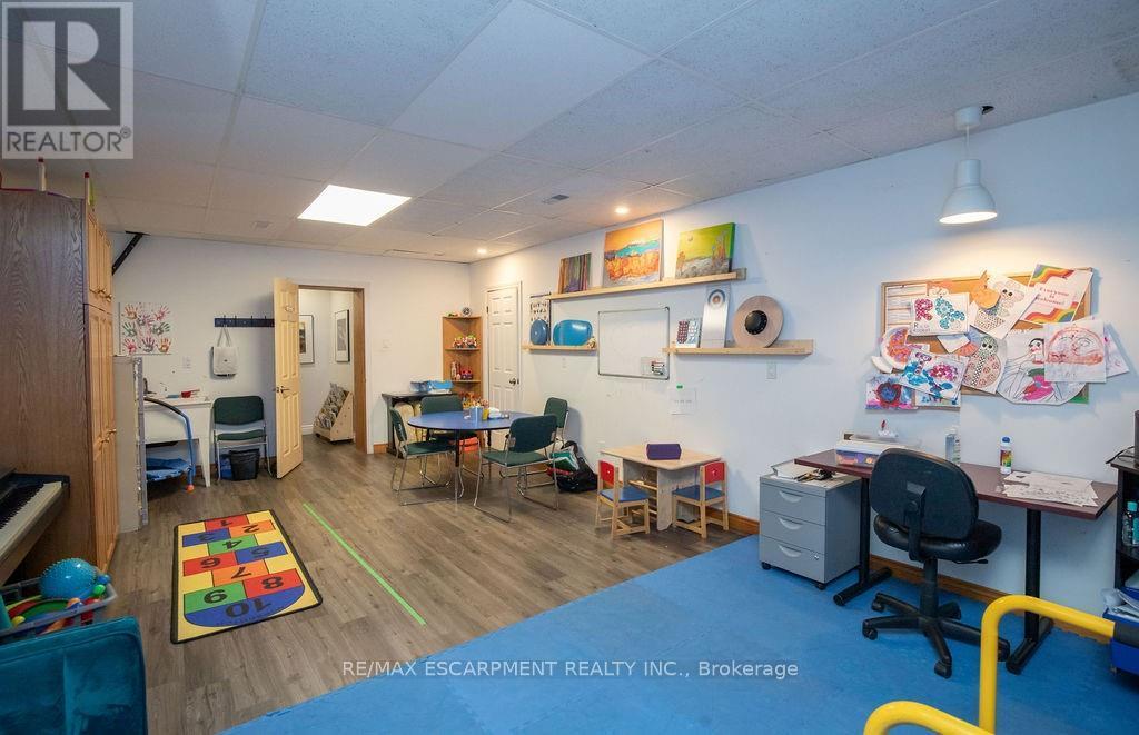 144 Wilson Street E, Hamilton, Ontario  L9G 2B7 - Photo 26 - X12423772