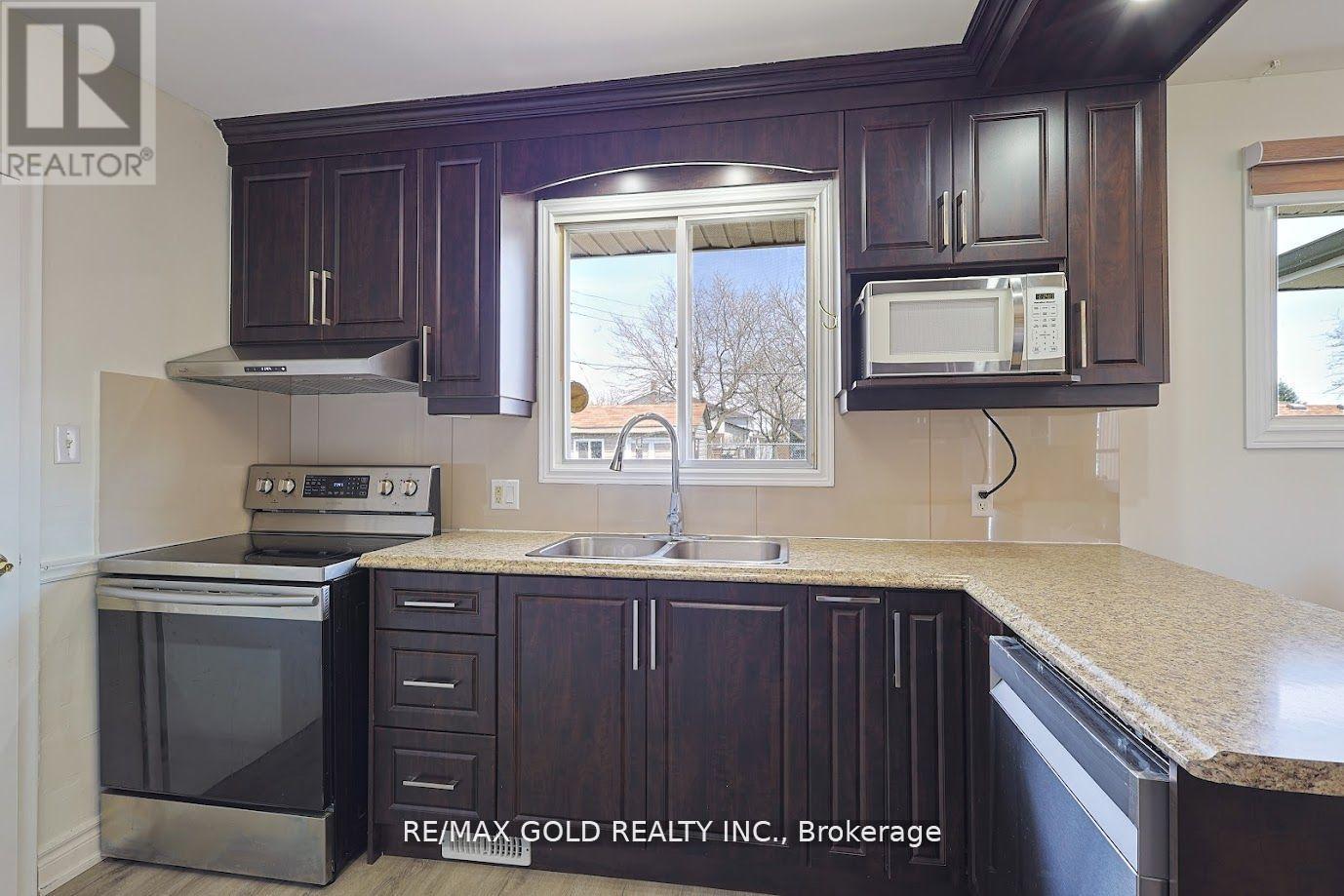 621 Lincoln Street, Welland, Ontario  L3B 4R2 - Photo 13 - X12423816