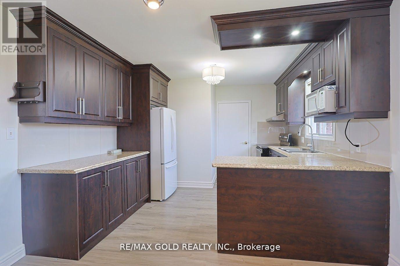 621 Lincoln Street, Welland, Ontario  L3B 4R2 - Photo 14 - X12423816