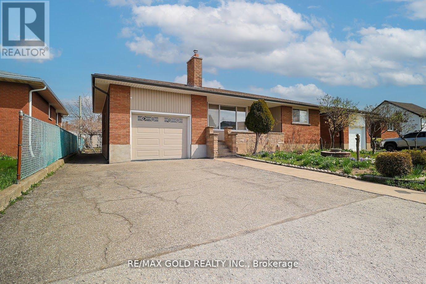621 Lincoln Street, Welland, Ontario  L3B 4R2 - Photo 3 - X12423816