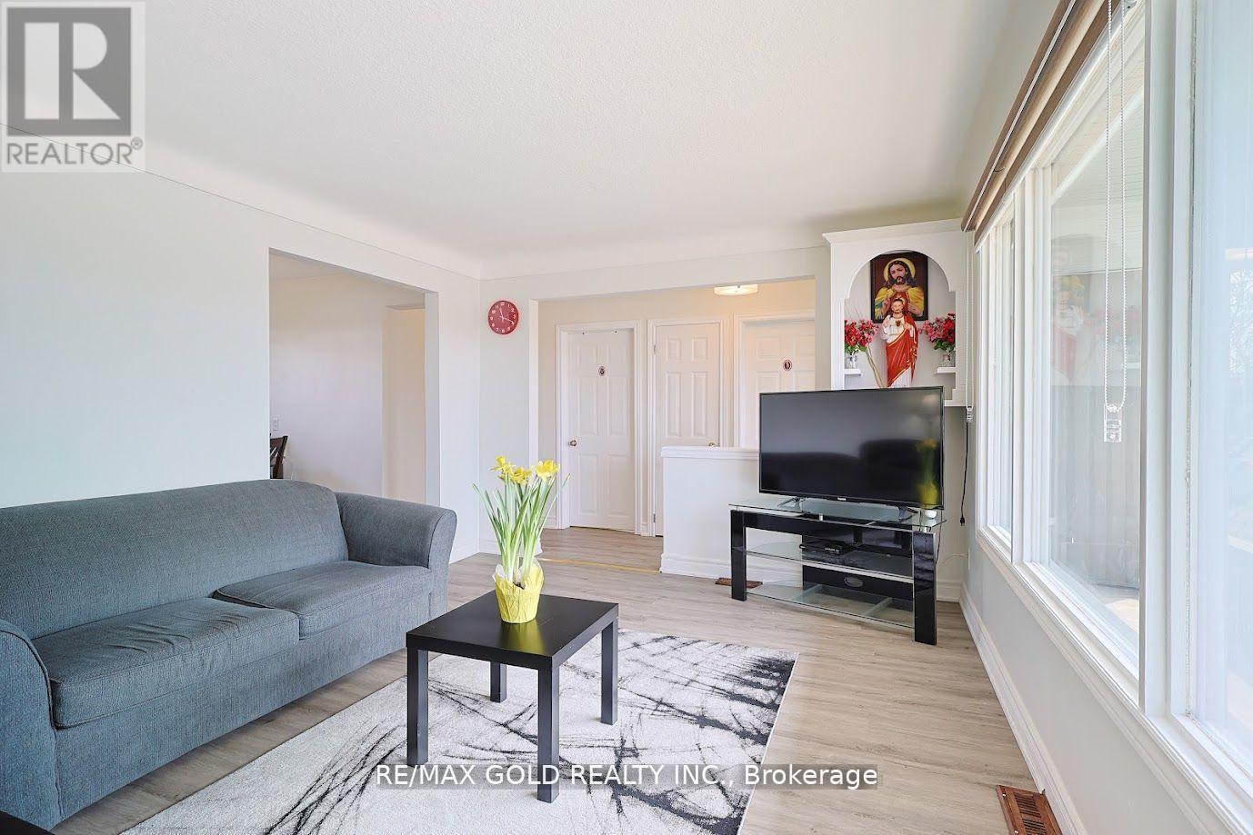 621 Lincoln Street, Welland, Ontario  L3B 4R2 - Photo 7 - X12423816
