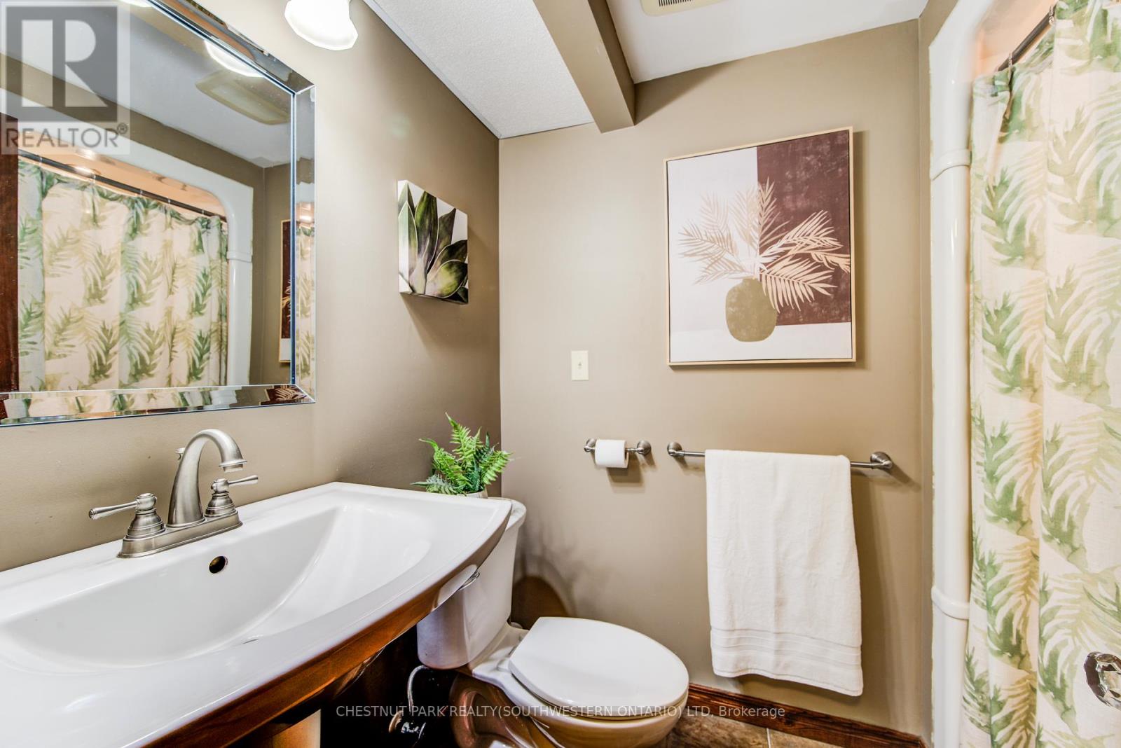 1105 Queen's Bush Road, Wellesley, Ontario  N0B 2T0 - Photo 38 - X12423818