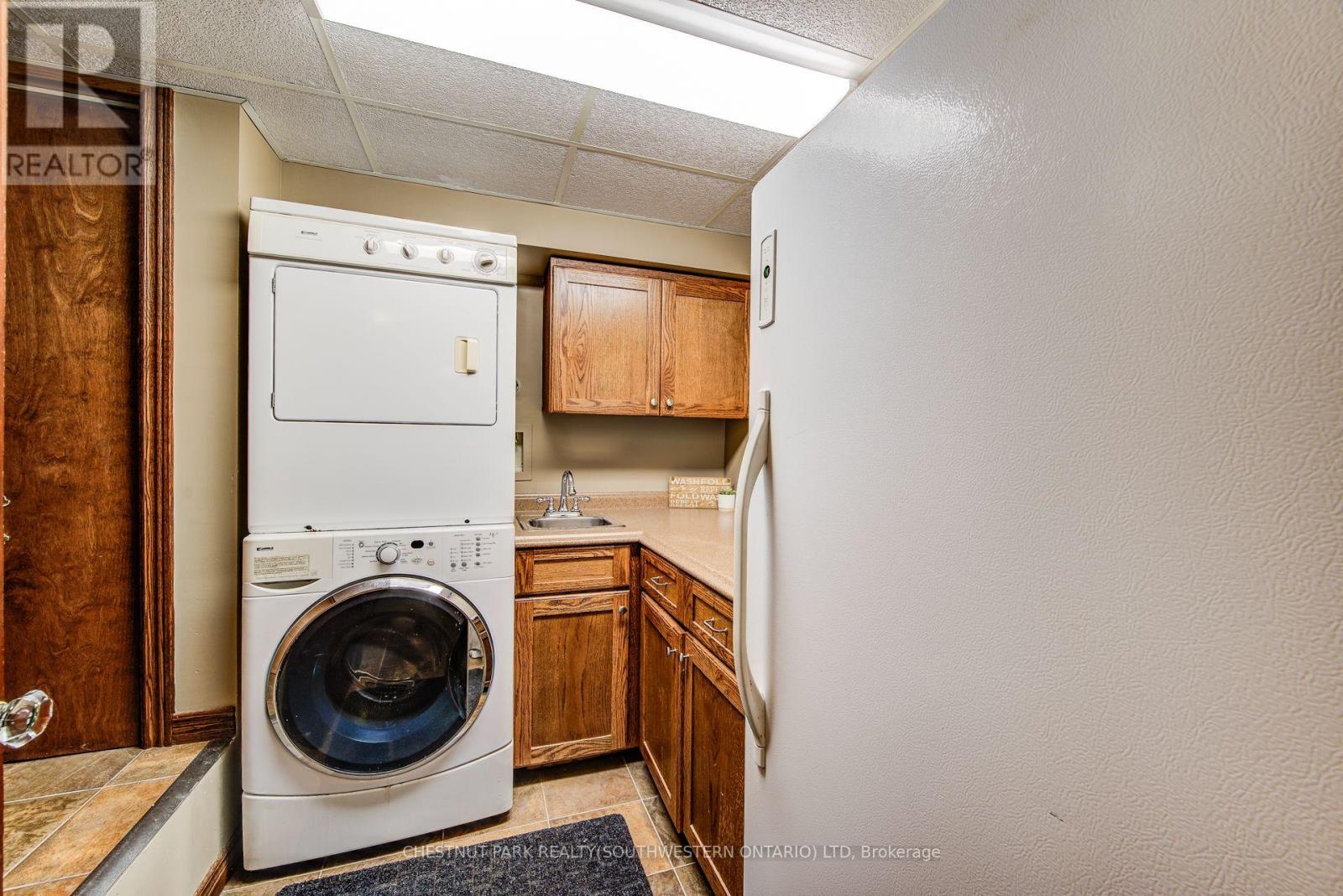 1105 Queen's Bush Road, Wellesley, Ontario  N0B 2T0 - Photo 39 - X12423818