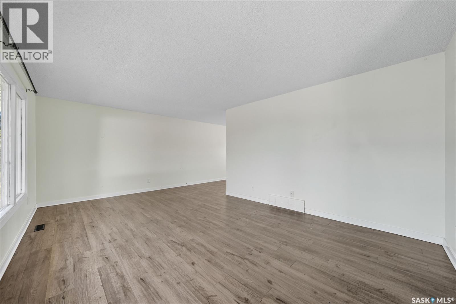 266 Assiniboine Drive, Saskatoon, Saskatchewan  S7K 4A2 - Photo 4 - SK019068