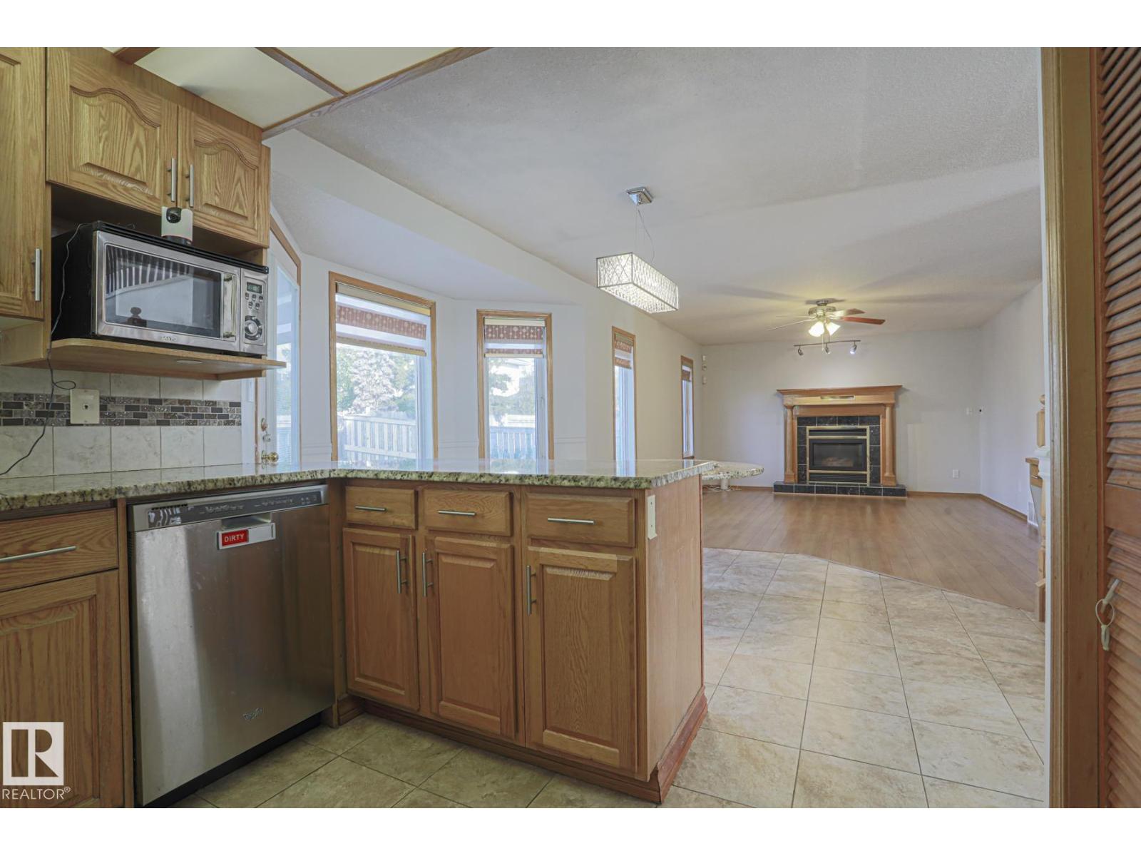 16120 57a St Nw Nw, Edmonton, Alberta  T5Y 2T1 - Photo 11 - E4459210