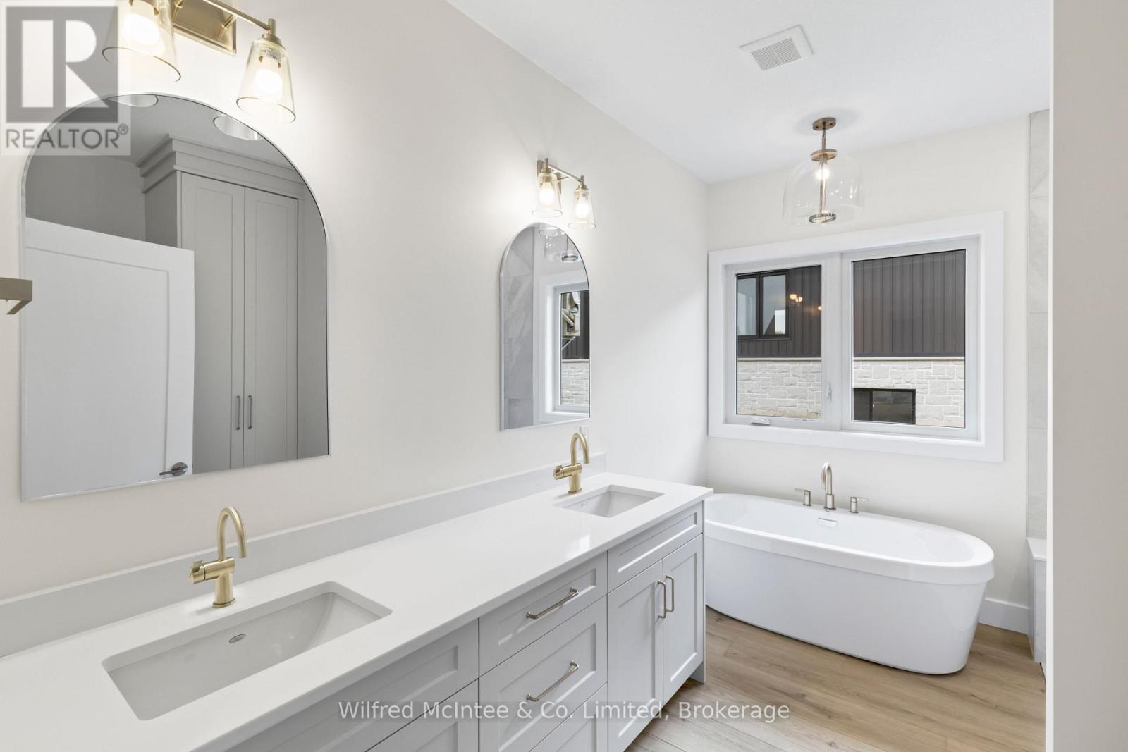 44 Mctavish Crescent, Huron-Kinloss, Ontario  N0G 2R0 - Photo 14 - X12213788