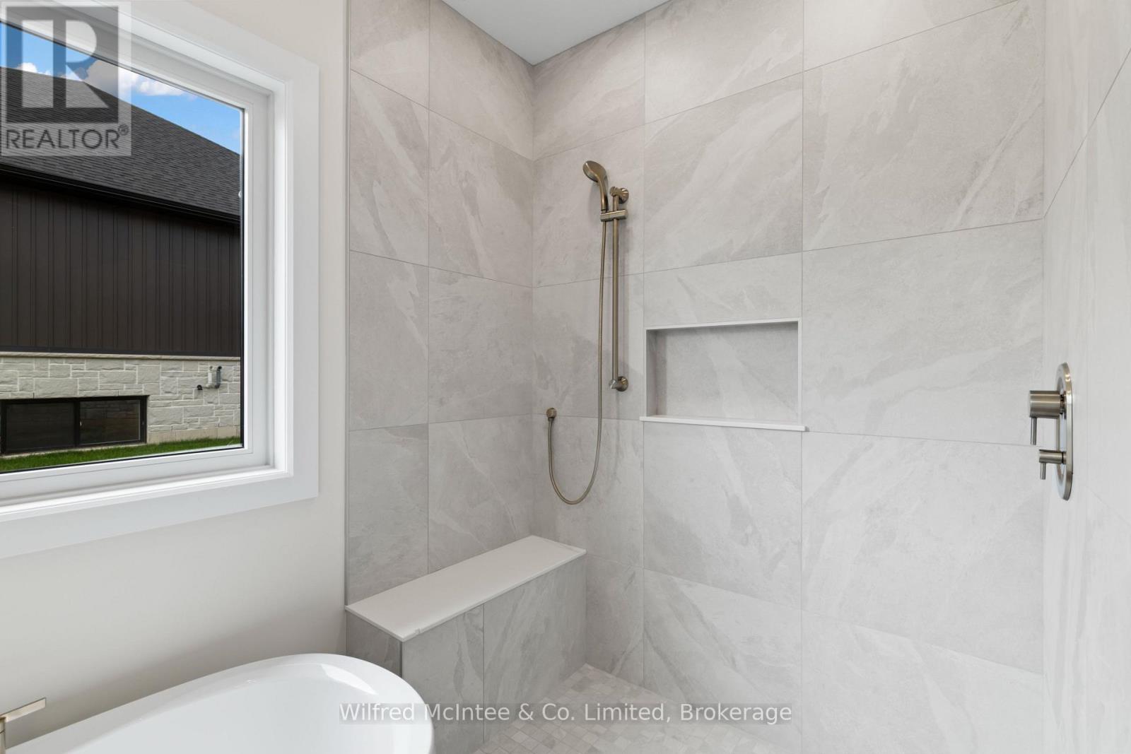 44 Mctavish Crescent, Huron-Kinloss, Ontario  N0G 2R0 - Photo 15 - X12213788