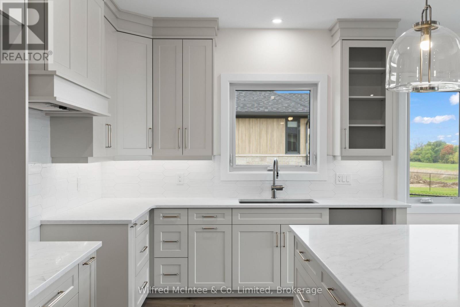 44 Mctavish Crescent, Huron-Kinloss, Ontario  N0G 2R0 - Photo 5 - X12213788
