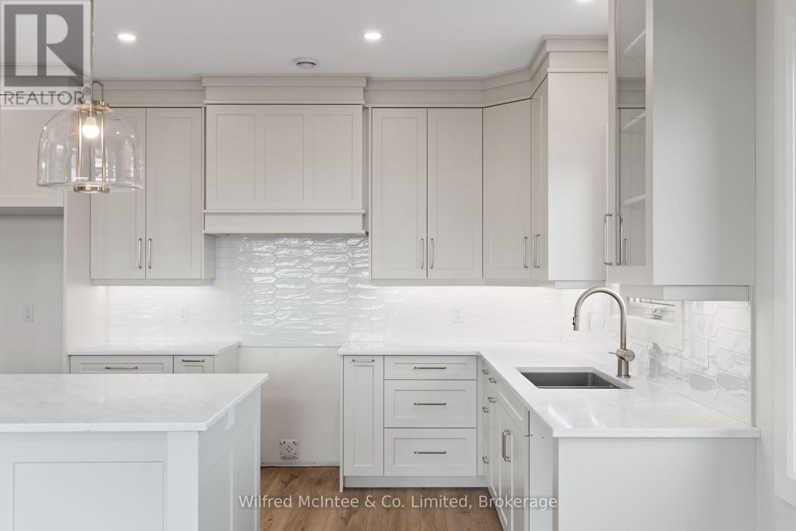 44 Mctavish Crescent, Huron-Kinloss, Ontario  N0G 2R0 - Photo 6 - X12213788