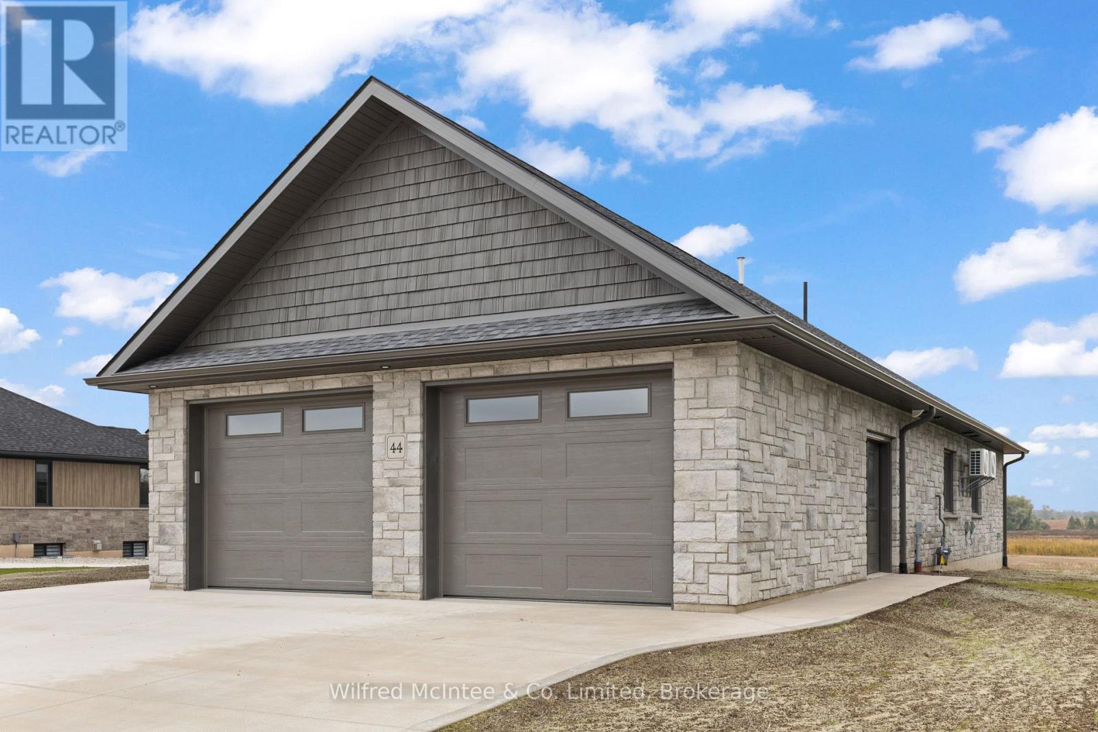 44 Mctavish Crescent, Huron-Kinloss, Ontario  N0G 2R0 - Photo 2 - X12213788