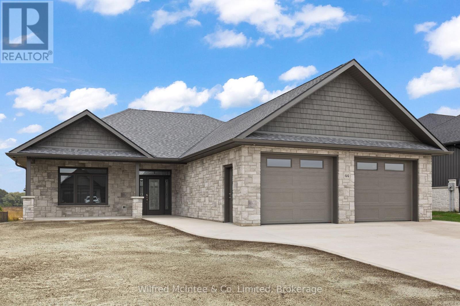 44 MCTAVISH CRESCENT, Huron-Kinloss, Ontario