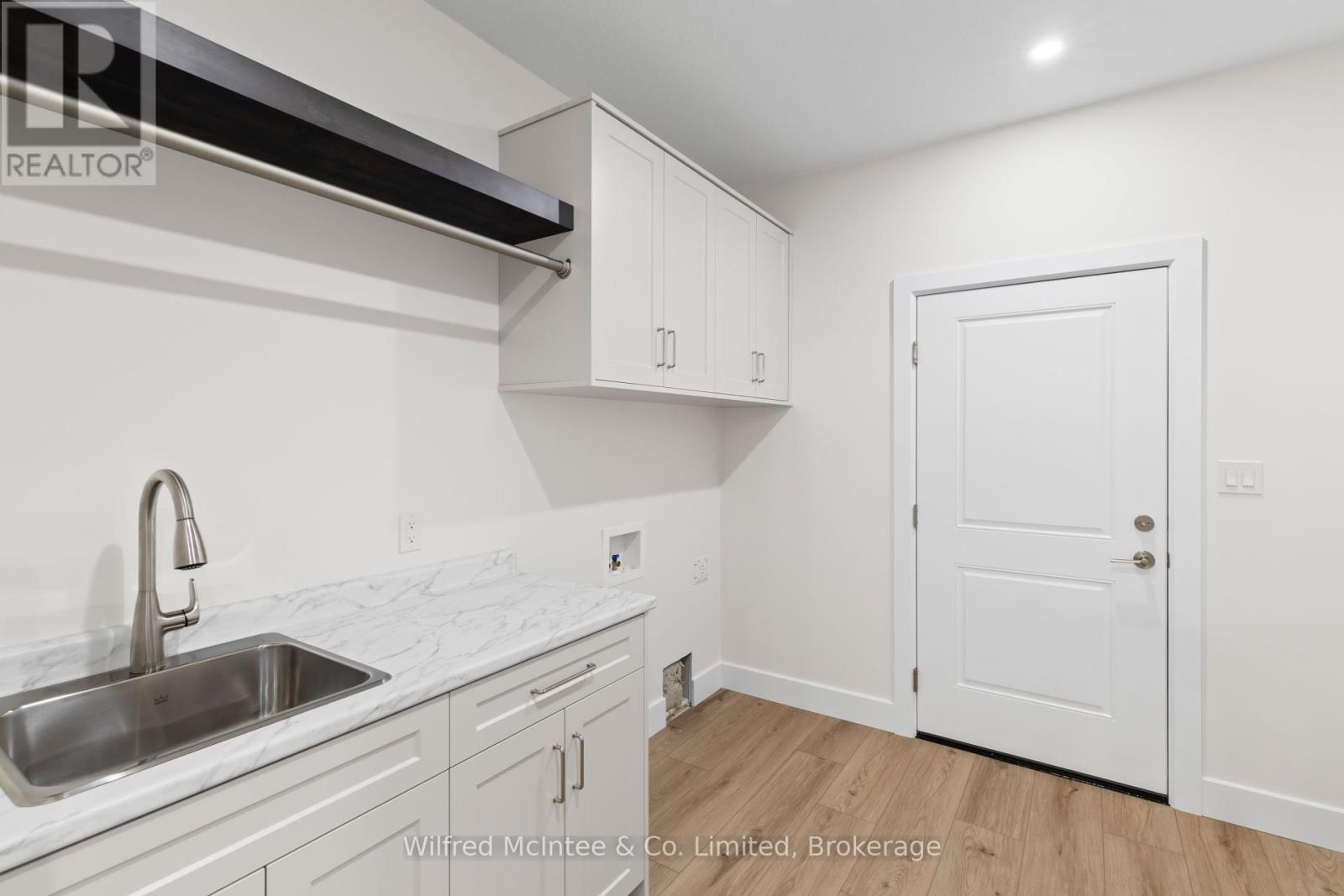 44 Mctavish Crescent, Huron-Kinloss, Ontario  N0G 2R0 - Photo 21 - X12213788