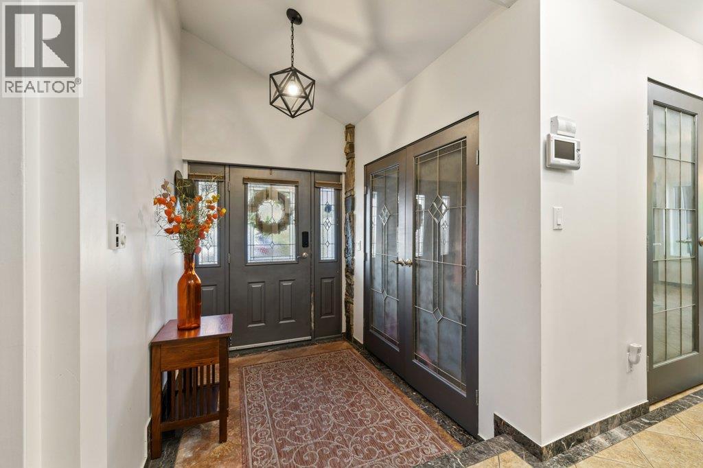 2245 Bennett Road, Kelowna, British Columbia  V1V 2N3 - Photo 3 - 10363343