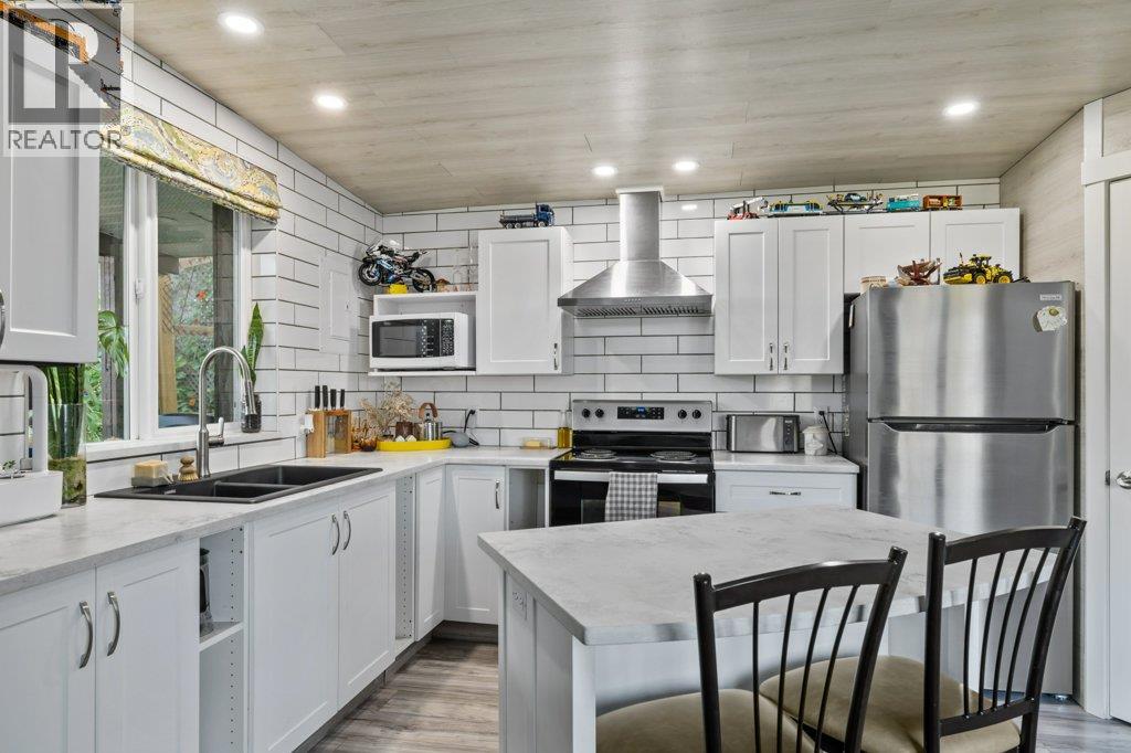 2245 Bennett Road, Kelowna, British Columbia  V1V 2N3 - Photo 6 - 10363343