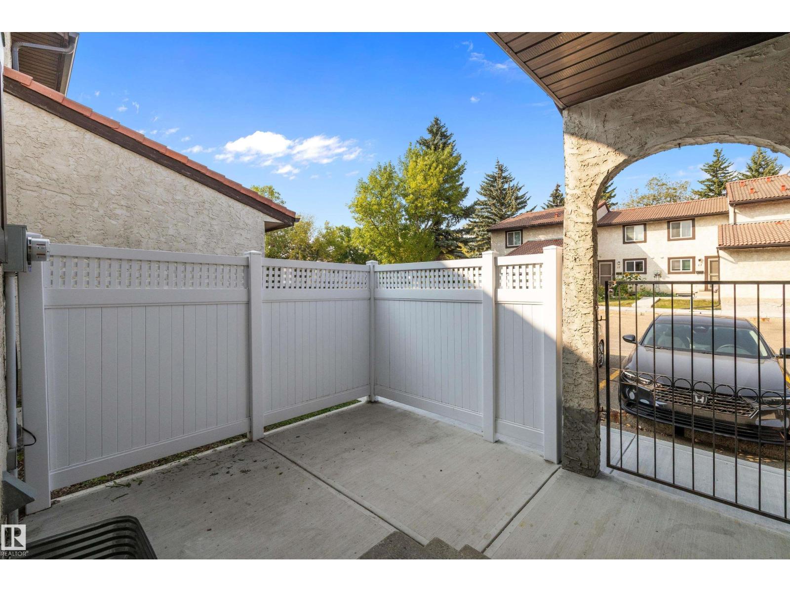 #3 17409 95 St Nw, Edmonton, Alberta  T5Z 2A9 - Photo 4 - E4457191