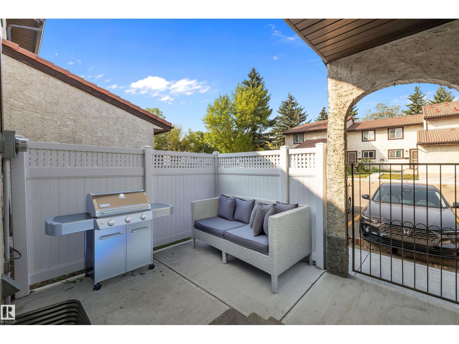 #3 17409 95 St Nw, Edmonton, Alberta  T5Z 2A9 - Photo 3 - E4457191