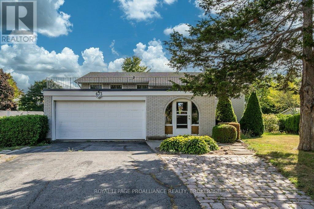 673 Sussex Boulevard, Kingston, Ontario  K7M 5B2 - Photo 1 - X12423939