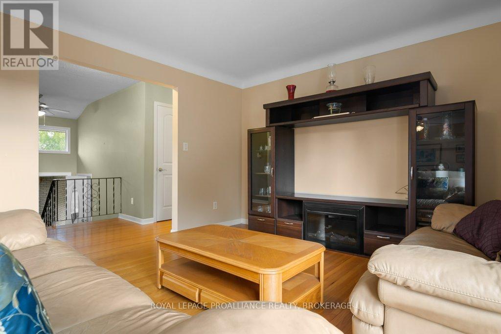 673 Sussex Boulevard, Kingston, Ontario  K7M 5B2 - Photo 10 - X12423939