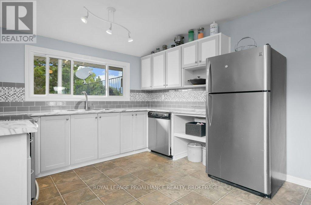 673 Sussex Boulevard, Kingston, Ontario  K7M 5B2 - Photo 14 - X12423939