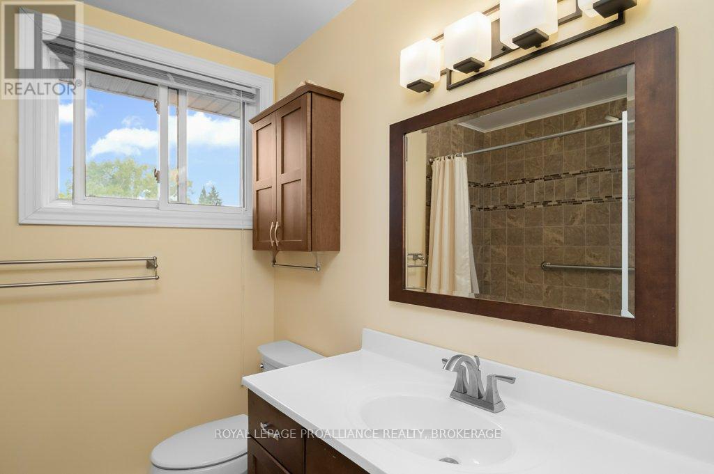 673 Sussex Boulevard, Kingston, Ontario  K7M 5B2 - Photo 18 - X12423939