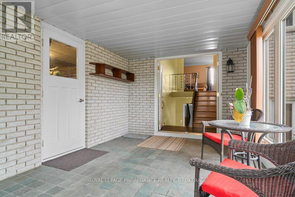 673 Sussex Boulevard, Kingston, Ontario  K7M 5B2 - Photo 5 - X12423939