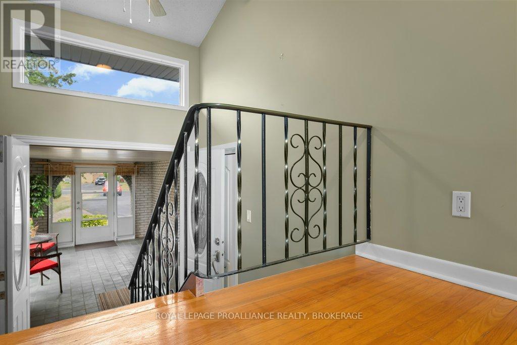 673 Sussex Boulevard, Kingston, Ontario  K7M 5B2 - Photo 7 - X12423939