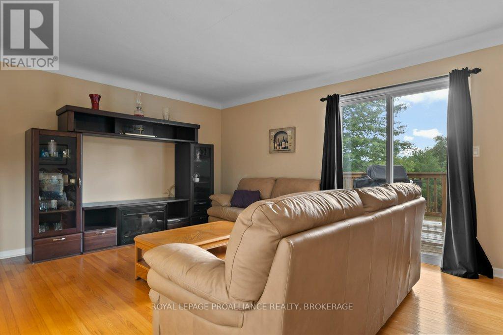 673 Sussex Boulevard, Kingston, Ontario  K7M 5B2 - Photo 9 - X12423939