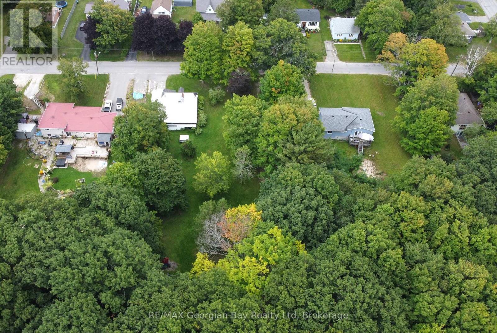 284 Church Street, Penetanguishene, Ontario  L9M 1G5 - Photo 4 - S12424074