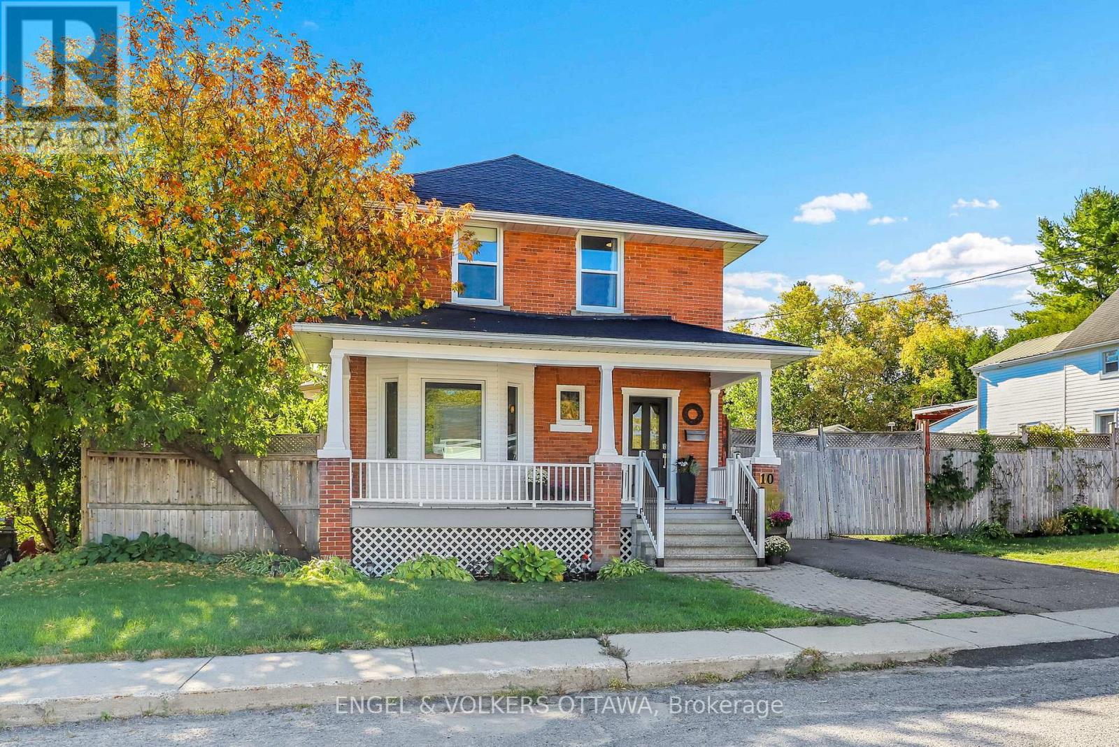10 Ida Street S, Arnprior, Ontario  K7S 3A4 - Photo 2 - X12423953