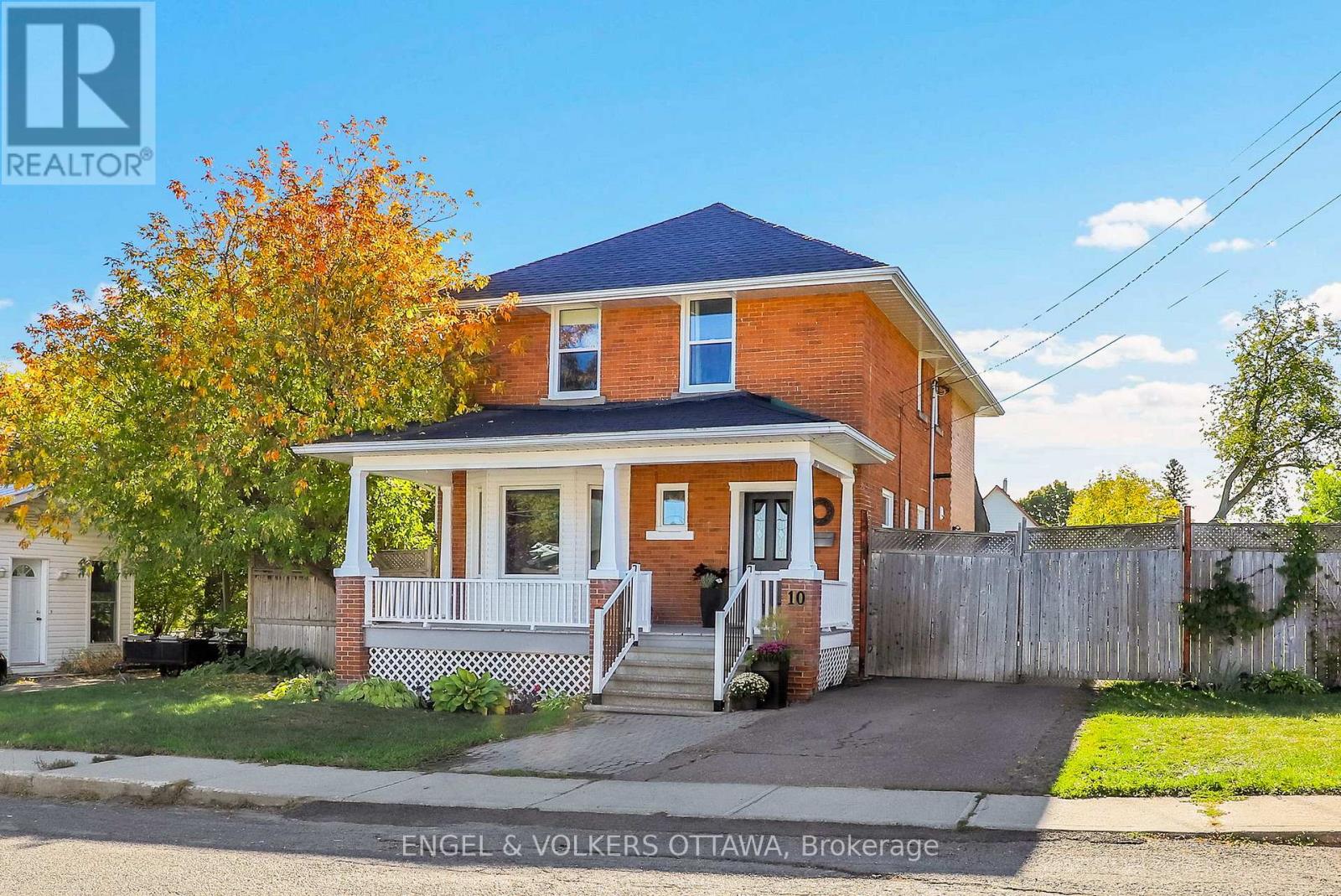 10 Ida Street S, Arnprior, Ontario  K7S 3A4 - Photo 3 - X12423953