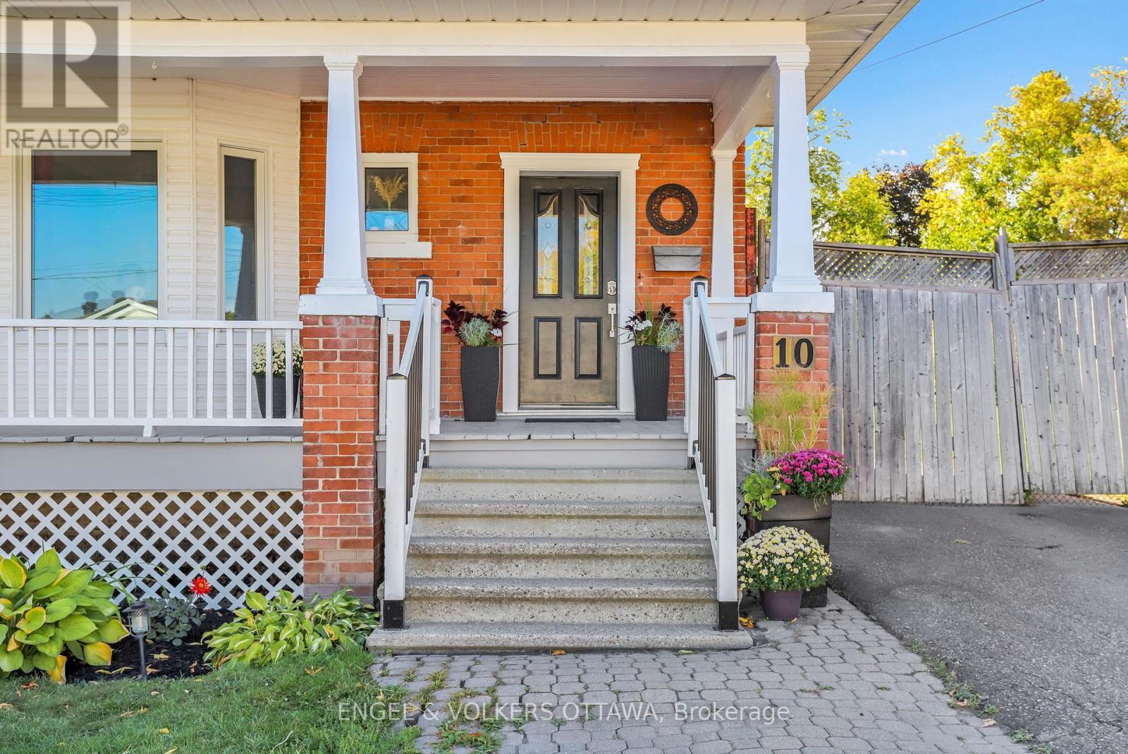 10 Ida Street S, Arnprior, Ontario  K7S 3A4 - Photo 4 - X12423953