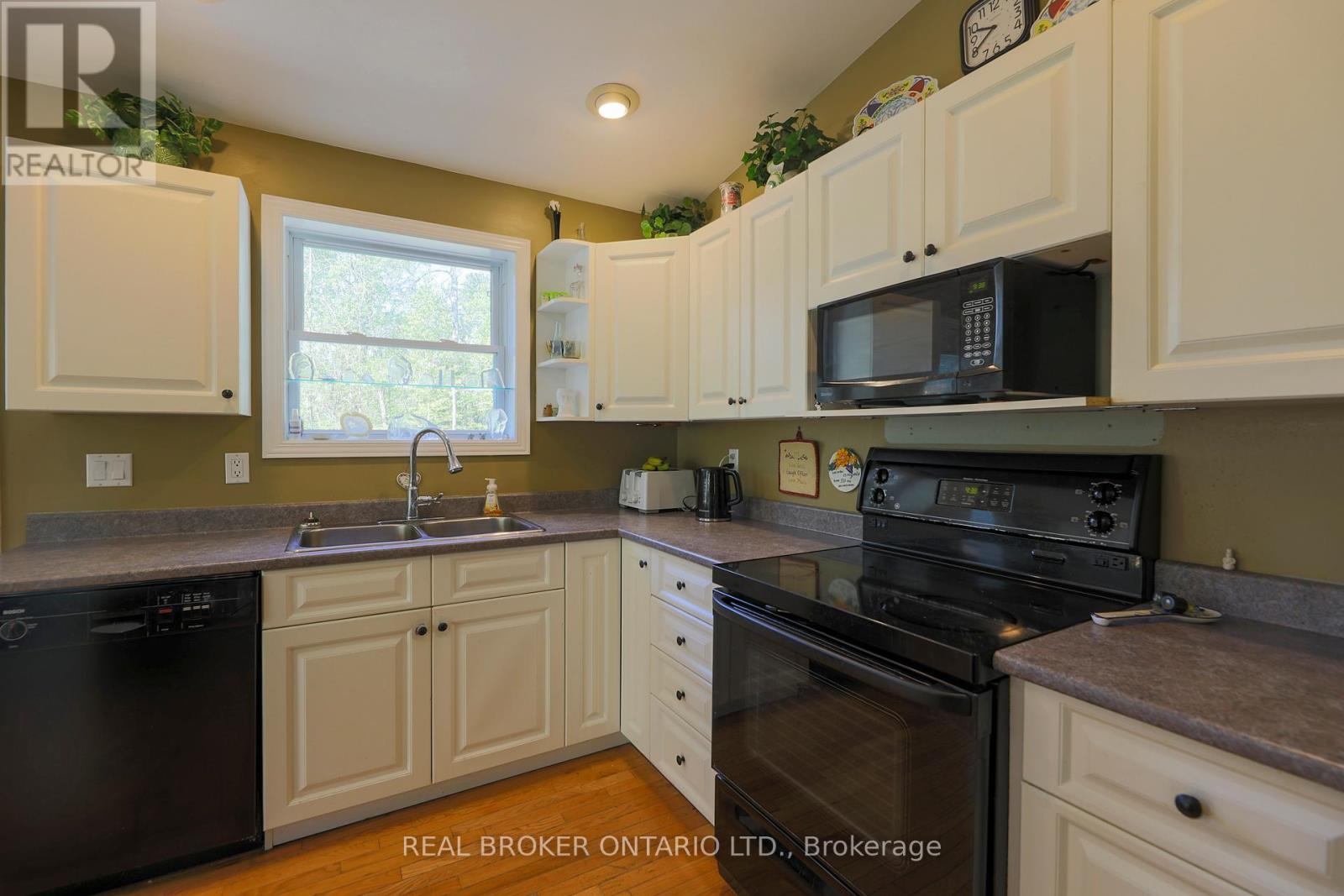 988 County 44 Road, North Grenville, Ontario  K0G 1T0 - Photo 11 - X12423966