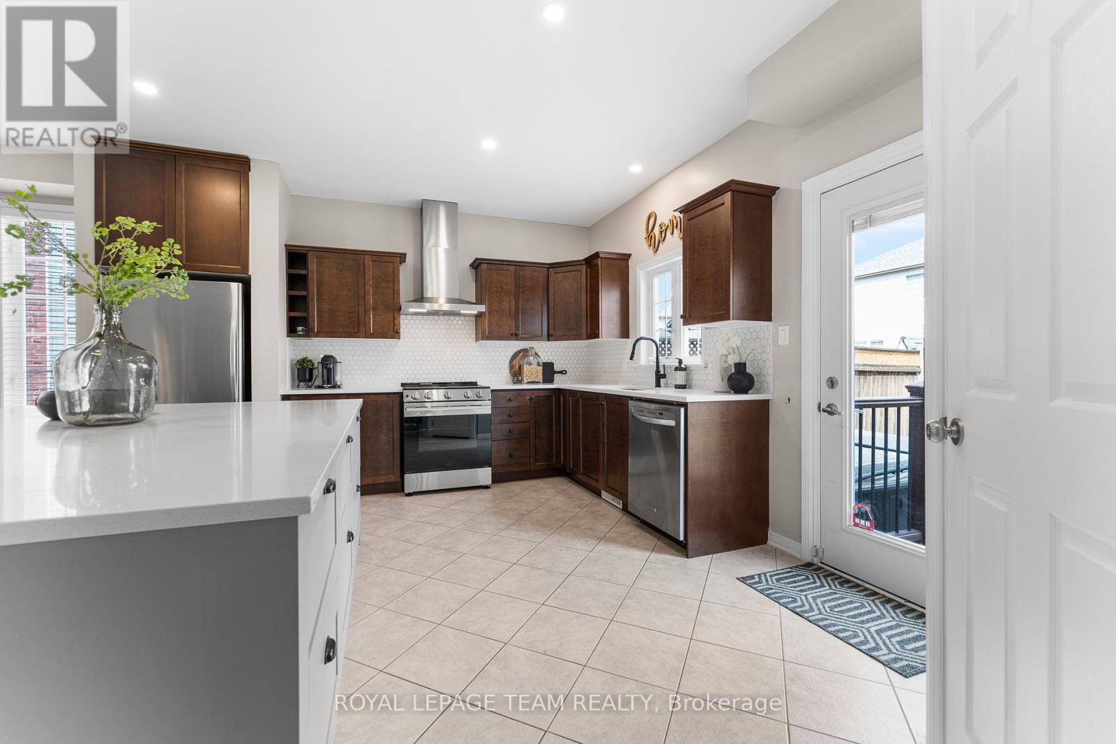 213 Pendra Way, Ottawa, Ontario  K2W 0A6 - Photo 11 - X12423968