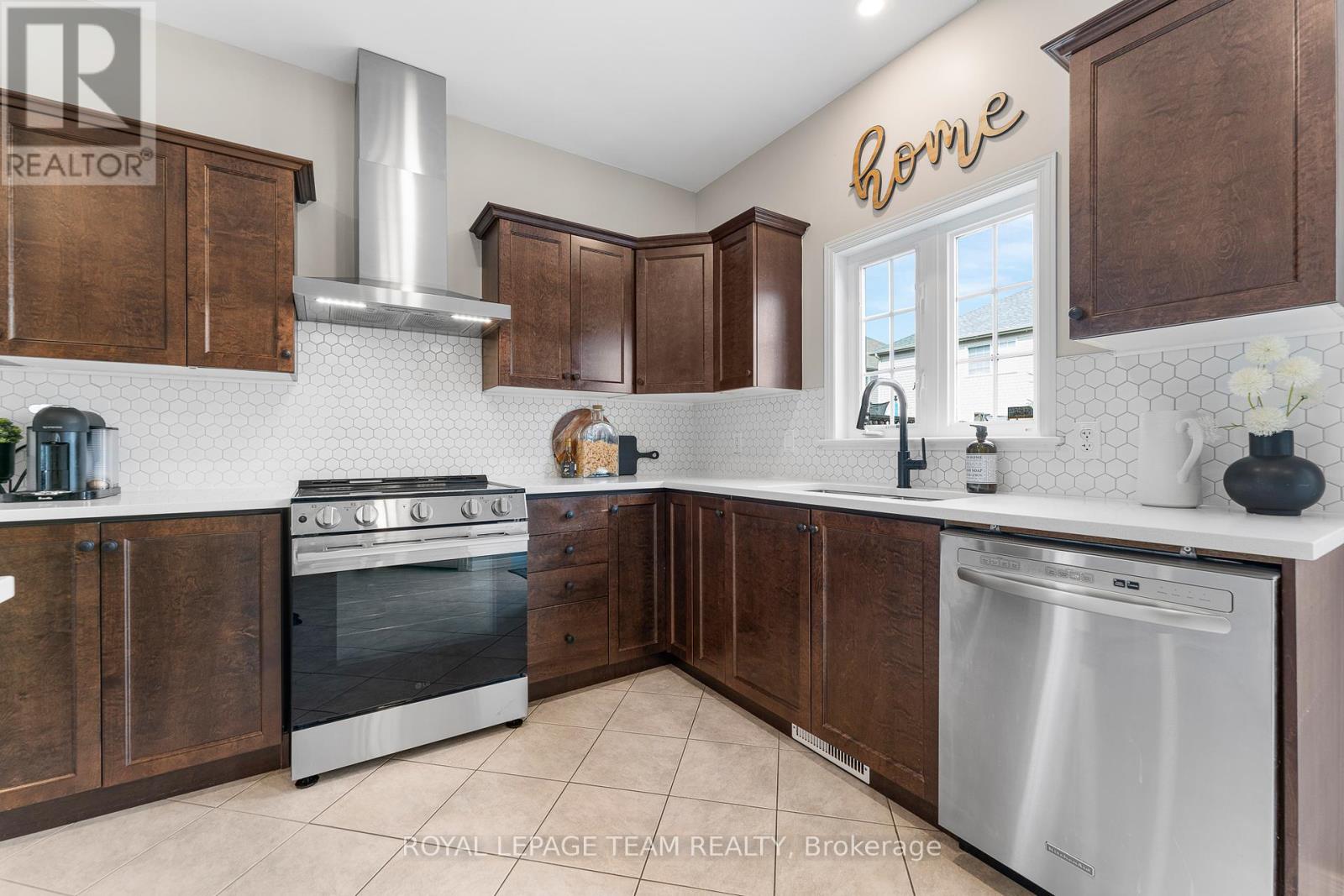 213 Pendra Way, Ottawa, Ontario  K2W 0A6 - Photo 14 - X12423968