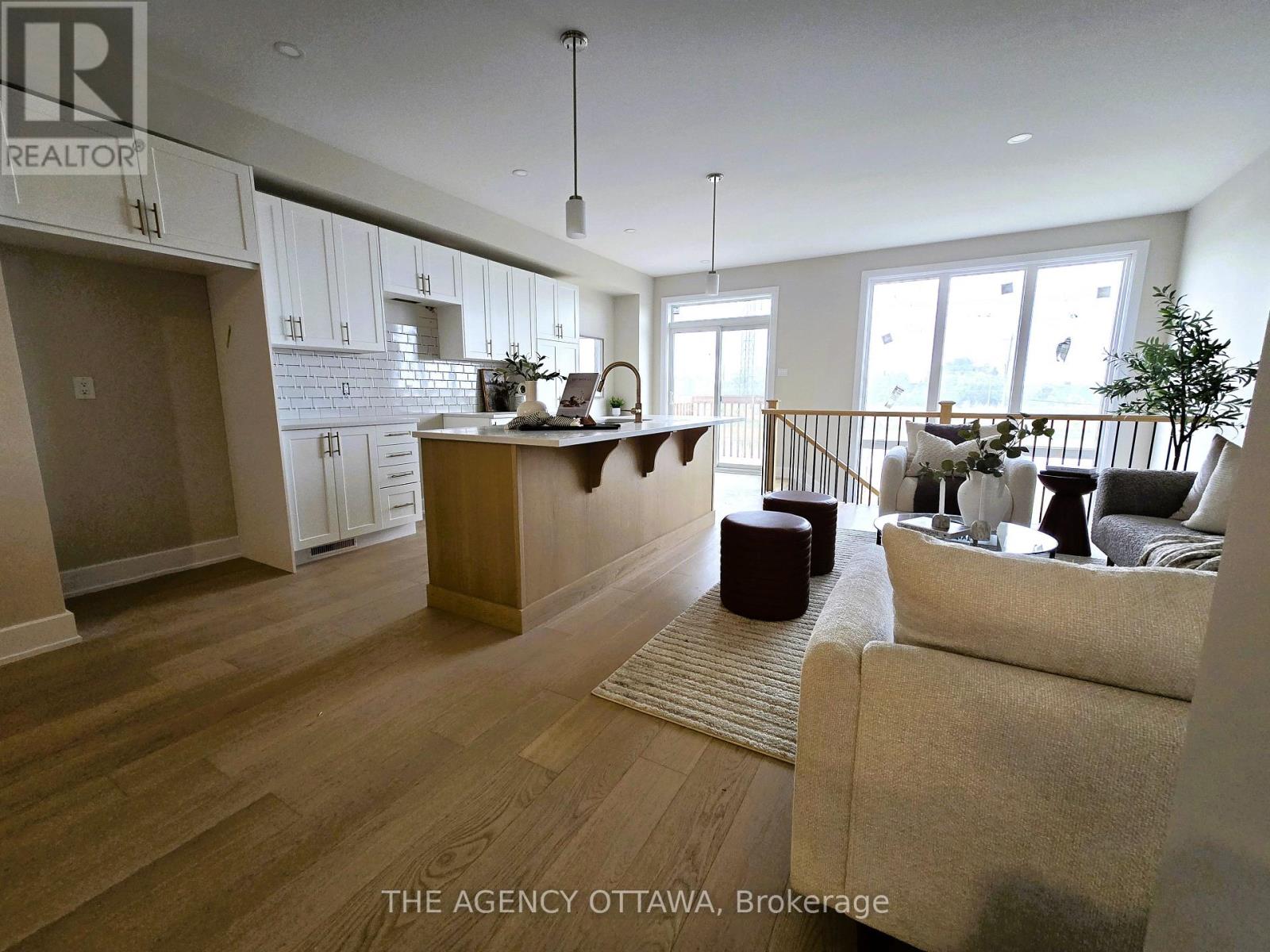 183 Craig Duncan Terrace, Ottawa, Ontario  K2S 3C6 - Photo 4 - X12423977