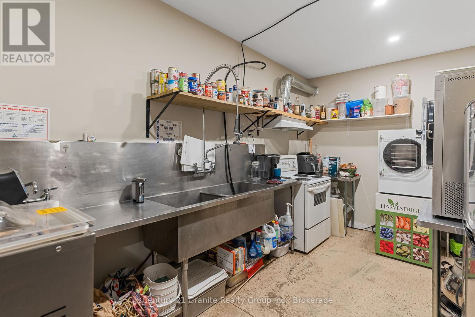 9734 Highway 118 W, Algonquin Highlands, Ontario  K0M 1J2 - Photo 13 - X12423965