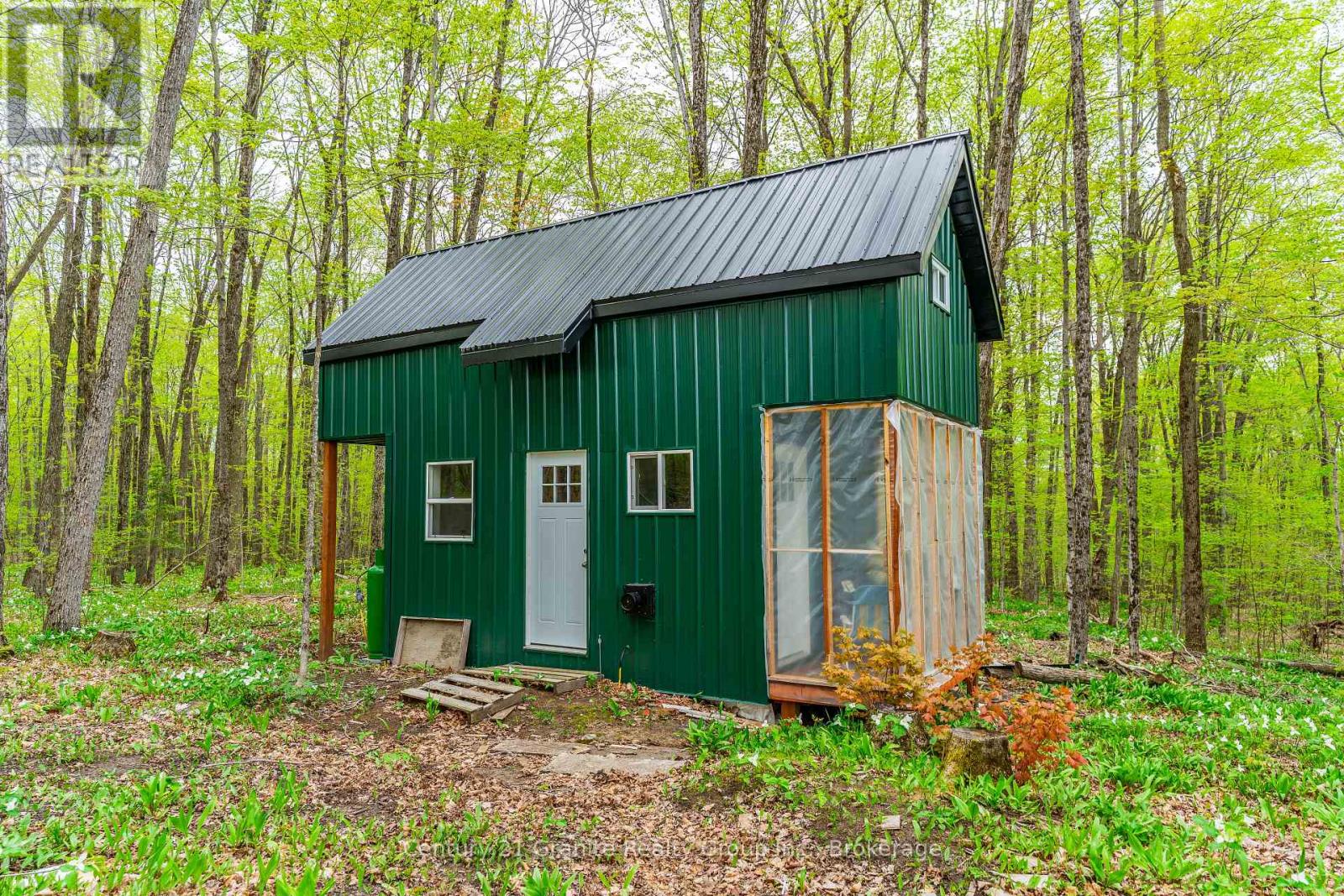 9734 Highway 118 W, Algonquin Highlands, Ontario  K0M 1J2 - Photo 22 - X12423965