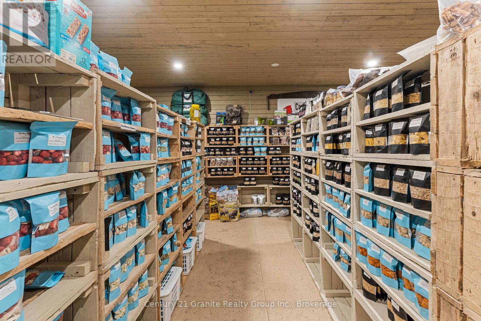 9734 Highway 118 W, Algonquin Highlands, Ontario  K0M 1J2 - Photo 5 - X12423965