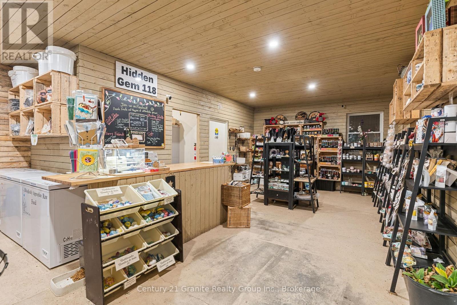 9734 Highway 118 W, Algonquin Highlands, Ontario  K0M 1J2 - Photo 8 - X12423965