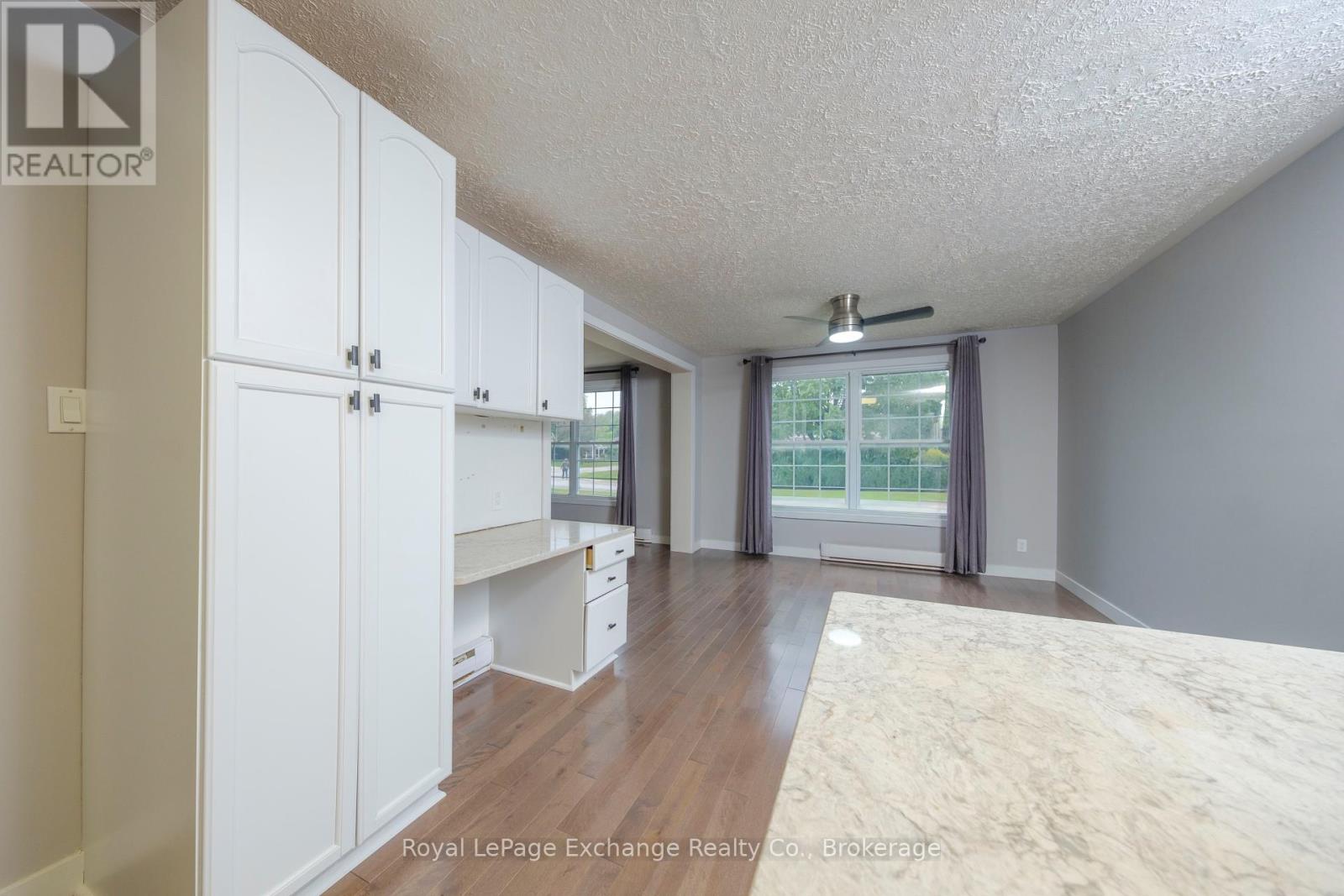 427 Highland Drive, Kincardine, Ontario  N2Z 1X4 - Photo 8 - X12423982