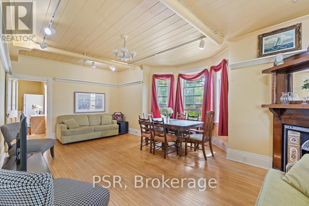 1020 Bala Falls Road, Muskoka Lakes, Ontario  P0C 1A0 - Photo 16 - X12424006