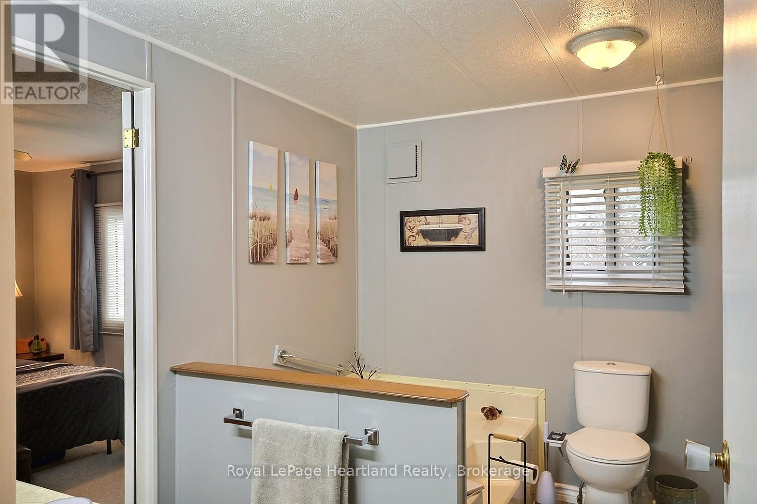 35 Kalisch Avenue, South Huron, Ontario  N0M 1S3 - Photo 16 - X12424051