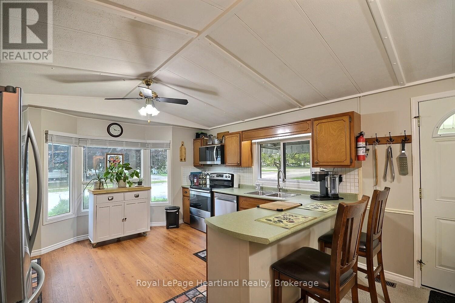 35 Kalisch Avenue, South Huron, Ontario  N0M 1S3 - Photo 5 - X12424051