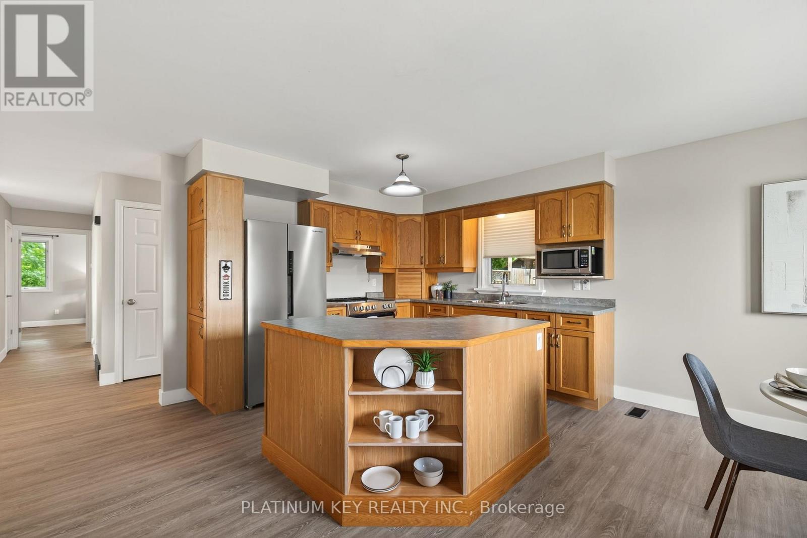 18 Richmond Street, Strathroy-Caradoc, Ontario  N7G 2Y8 - Photo 12 - X12423972