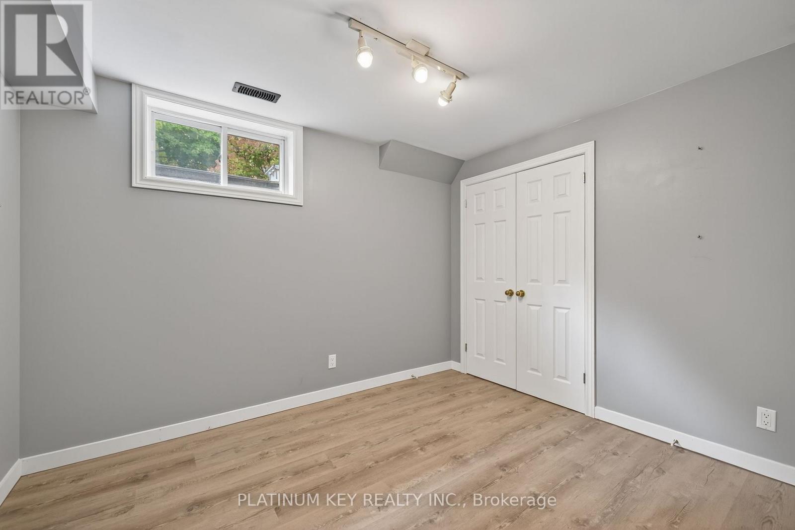 18 Richmond Street, Strathroy-Caradoc, Ontario  N7G 2Y8 - Photo 26 - X12423972