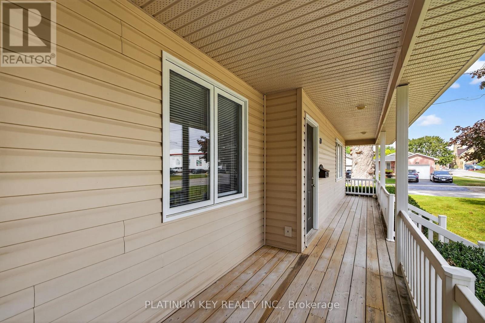 18 Richmond Street, Strathroy-Caradoc, Ontario  N7G 2Y8 - Photo 5 - X12423972