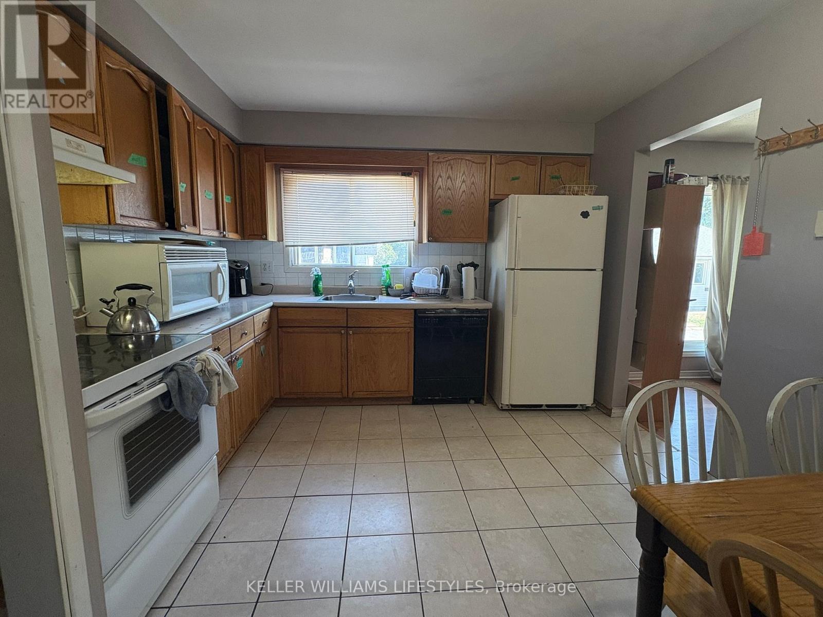 1840 Culver Drive, London East, Ontario  N5V 3K6 - Photo 3 - X12424008