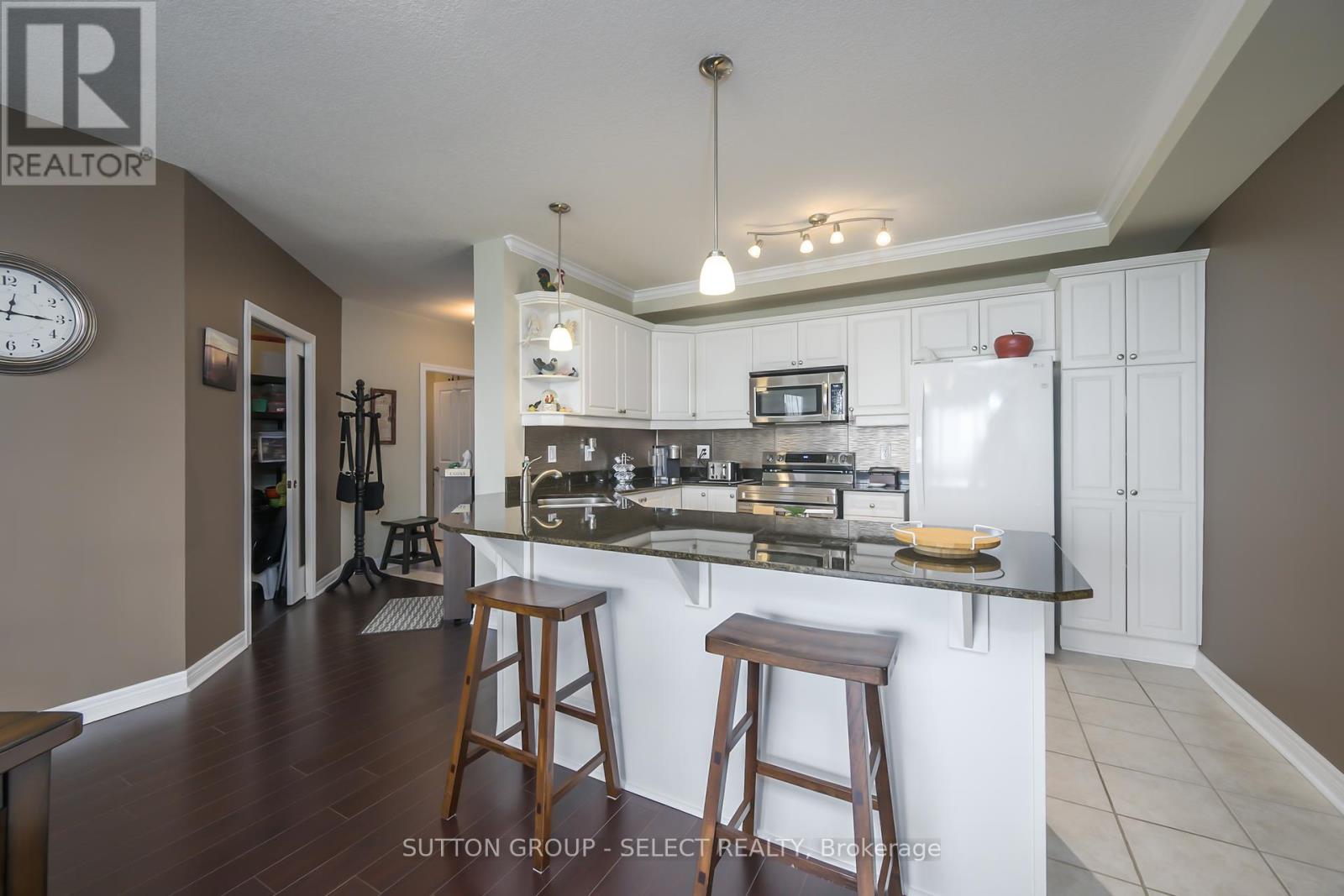 606 - 1030 Coronation Drive, London North, Ontario  N6G 0G5 - Photo 4 - X12424013